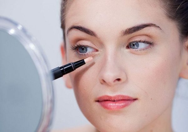 چگونه آرایشگر خود باشیم؟